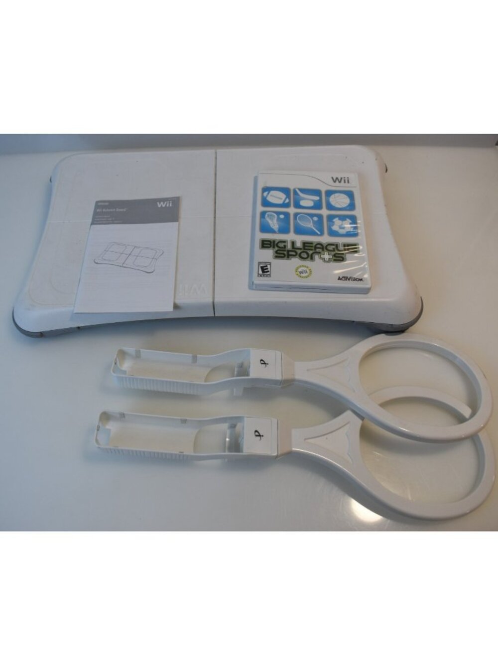 Big League Sports (Nintendo Wii, 2008) With Accessories
